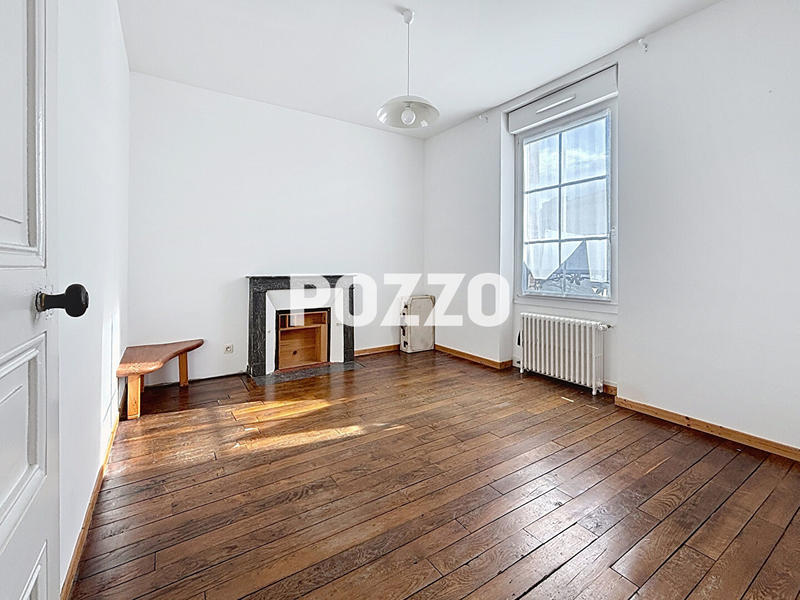 Maison - 215 m² - 8 pièces