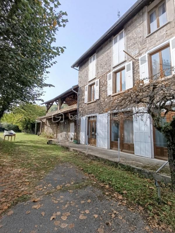 Maison de village - 303 m² - 11 pièces