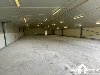 Entrepôt - 250 m² - 1 pièce