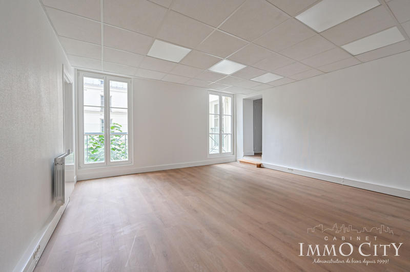 Bureau - 150 m² - 6 pièces