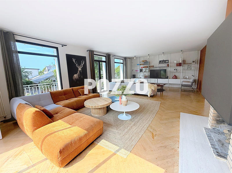 Maison - 323 m² - 7 pièces