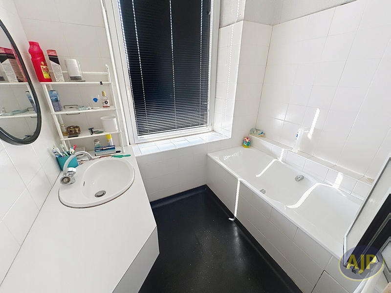 Maison - 350 m² - 12 pièces