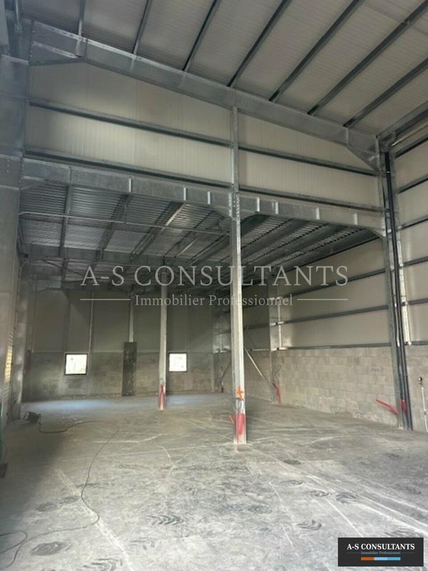 Entrepôt - 175 m²