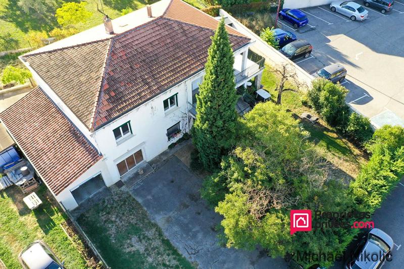 Maison - 254 m² - 10 pièces