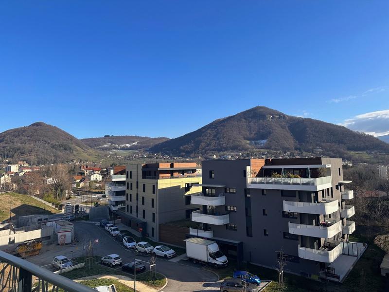 Appartement - 80 m² - 4 pièces