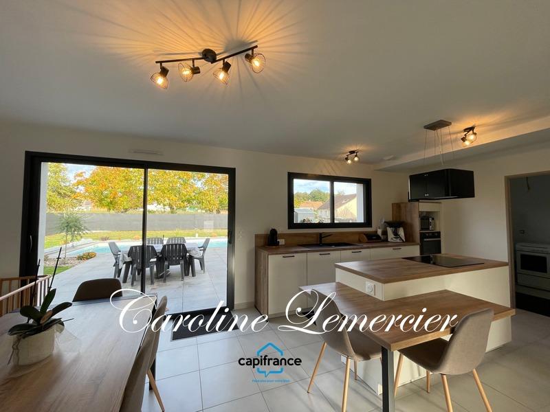 Maison - 98 m² - 4 pièces