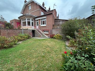 Maison - 214 m² - 7 pièces