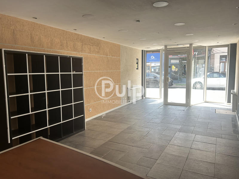 Local commercial - 170 m² - 6 pièces