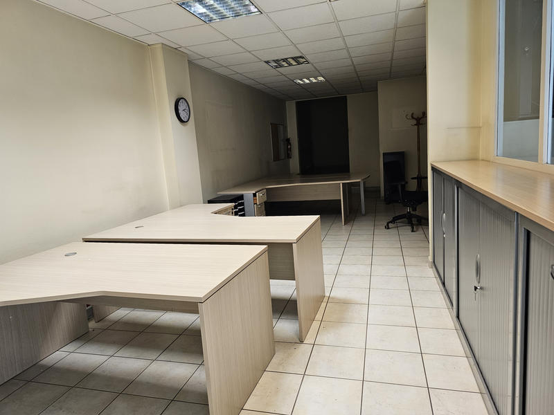 Bureau - 428 m² - 12 pièces