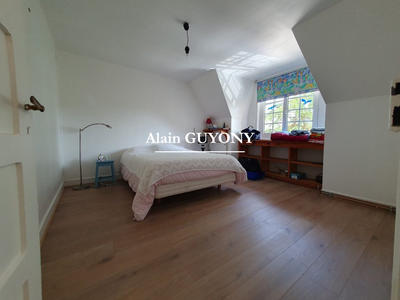 Maison - 208 m² - 7 pièces