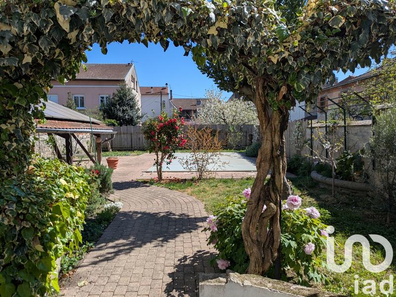 Maison - 286 m² - 12 pièces