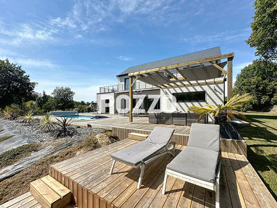 Maison - 158 m² - 6 pièces