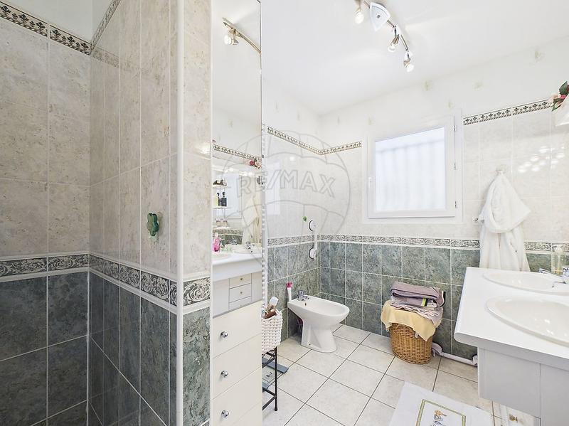 Maison - 143 m² - 4 pièces