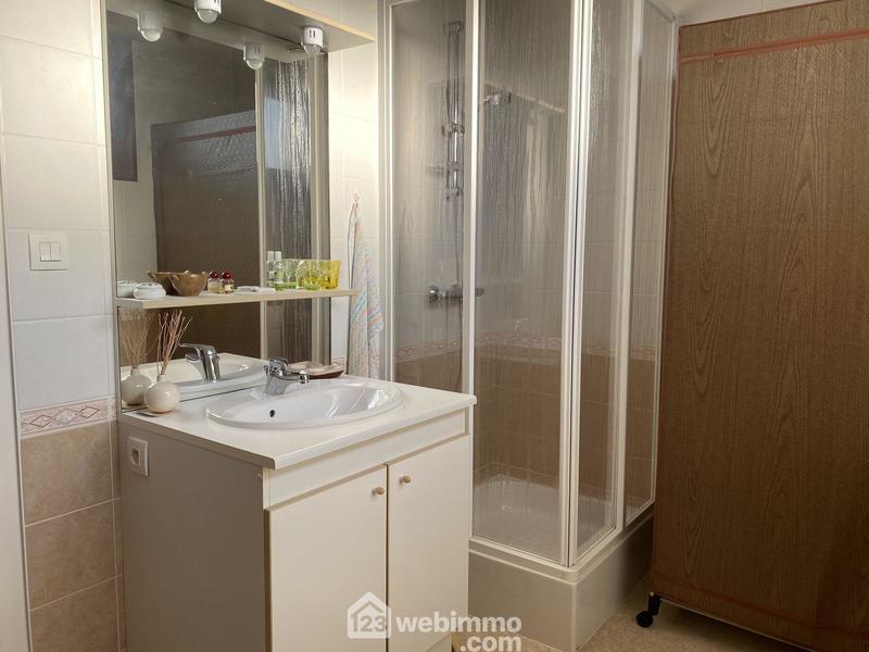 Maison - 202 m² - 7 pièces