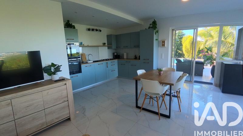 Maison - 994 m² - 15 pièces