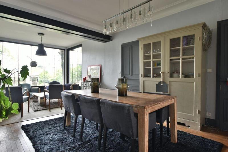 Maison - 210 m² - 9 pièces