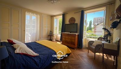 Propriété - 368 m² - 18 pièces