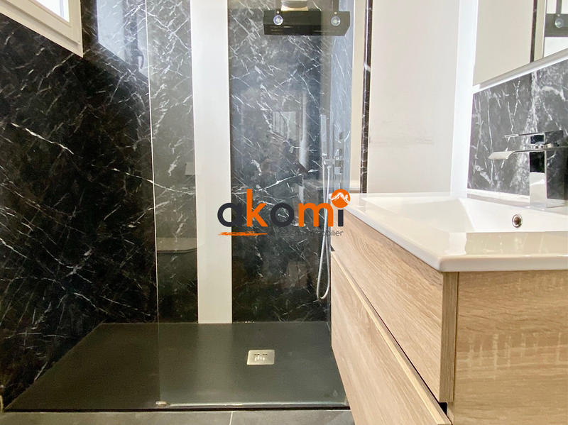 Maison - 290 m² - 11 pièces