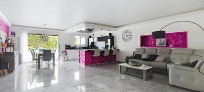 Maison - 183 m² - 7 pièces