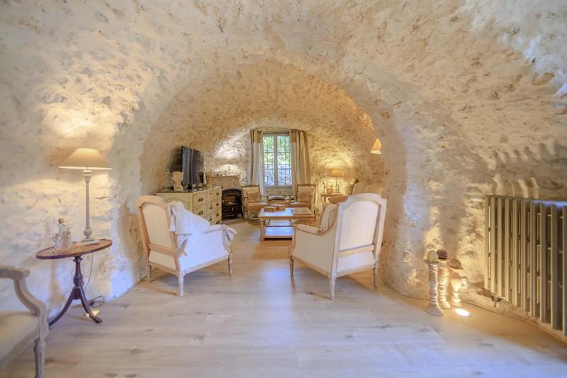 Maison - 257 m² - 12 pièces