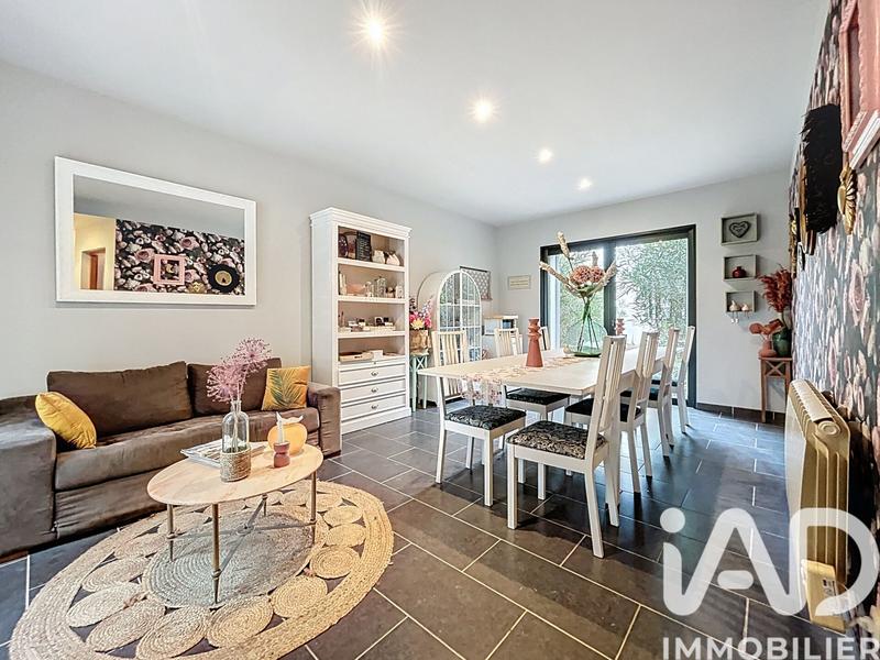 Maison - 270 m² - 9 pièces