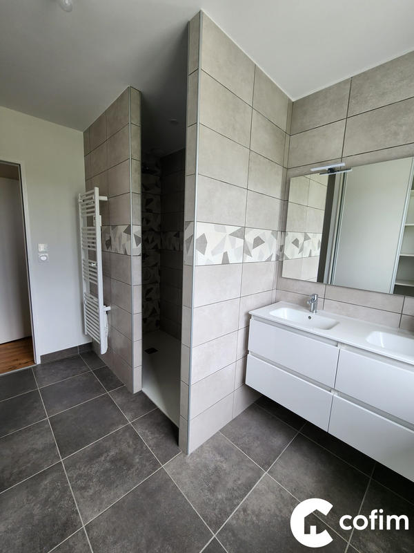 Maison - 92 m² - 4 pièces