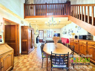 Maison - 172 m² - 7 pièces