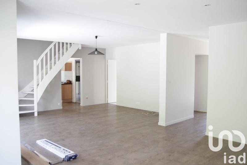 Maison - 220 m² - 8 pièces