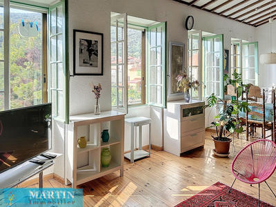 Maison - 246 m² - 8 pièces