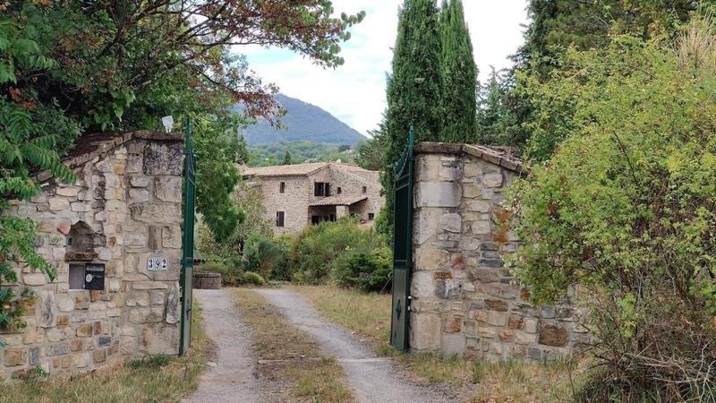 Demeure - 245 m² - 10 pièces