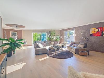 Maison - 172 m² - 7 pièces