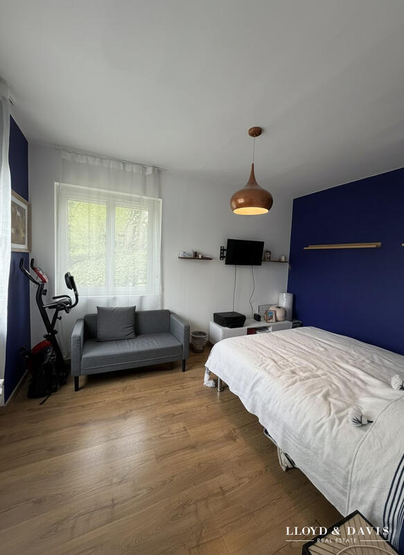 Maison - 200 m² - 8 pièces