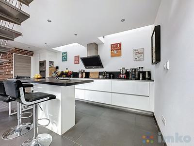 Maison - 200 m² - 4 pièces