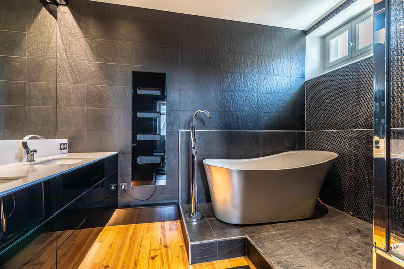 Maison - 270 m² - 7 pièces