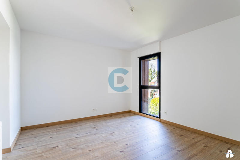 Maison - 212 m² - 6 pièces