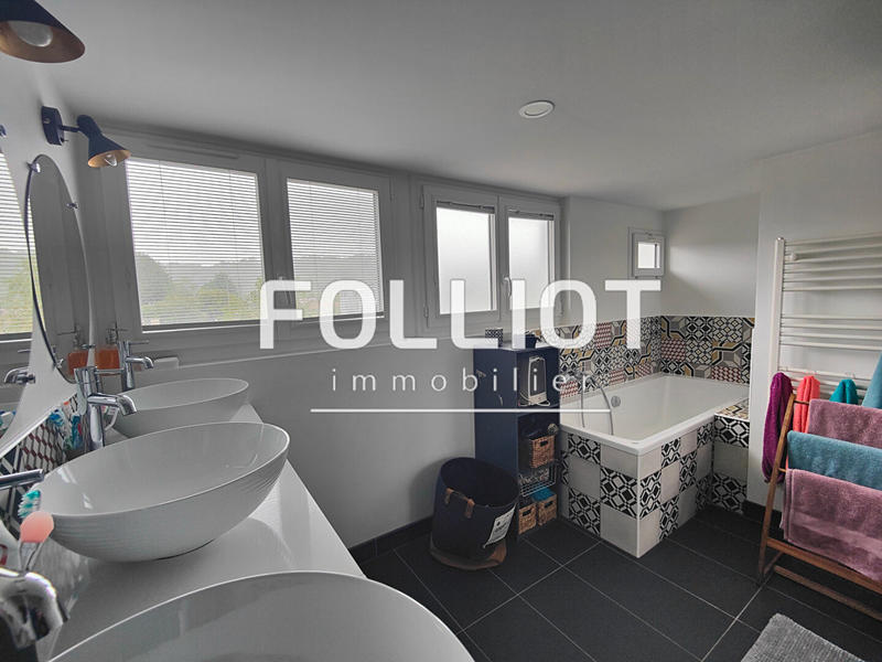 Appartement - 144 m² - 5 pièces