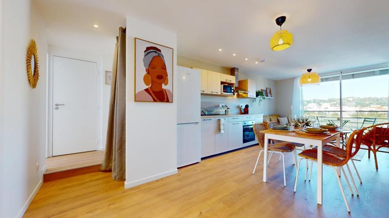 Appartement - 81 m² - 5 pièces