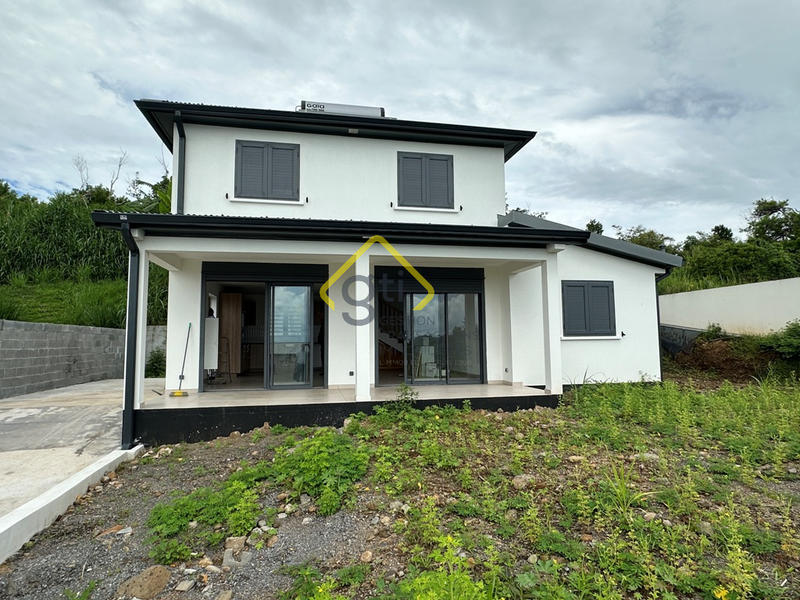 Maison - 94 m² - 4 pièces