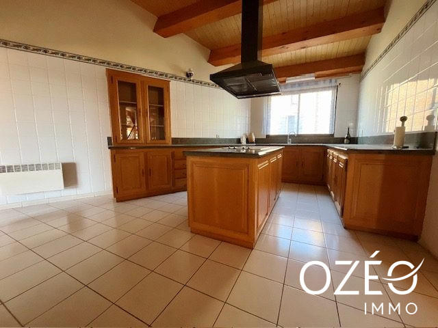 Maison - 230 m² - 6 pièces