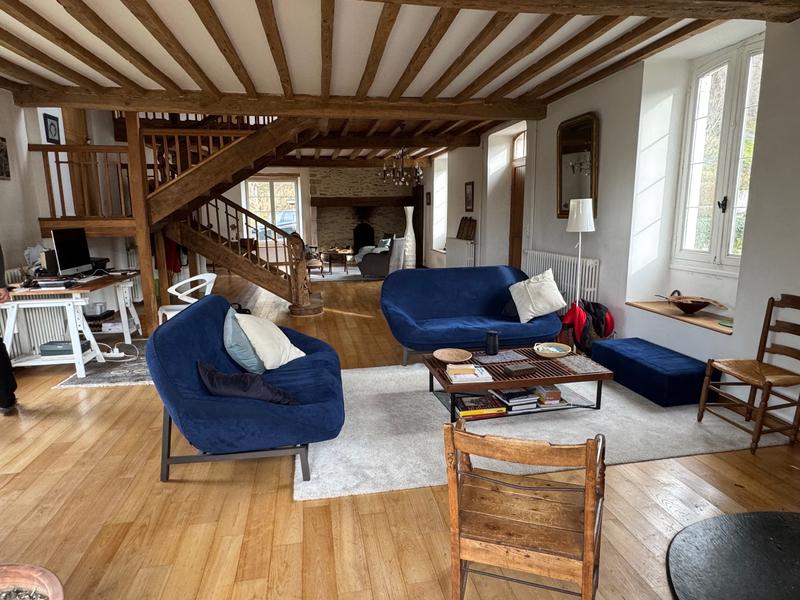 Maison - 445 m² - 10 pièces