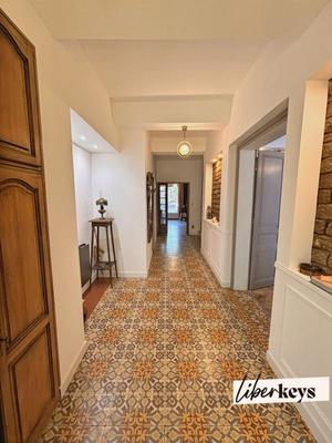 Maison - 238 m² - 6 pièces