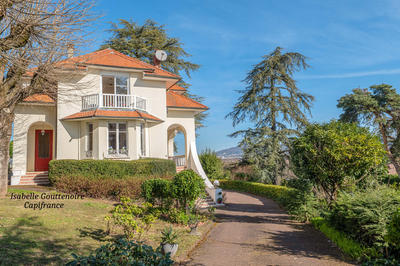 Maison bourgeoise - 230 m² - 8 pièces