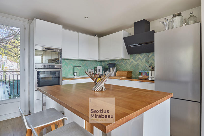 Maison - 245 m² - 9 pièces