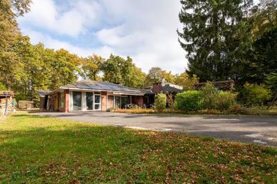 Maison - 280 m² - 8 pièces