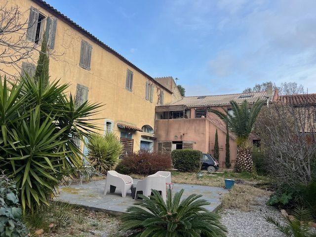 Mas - 500 m² - 10 pièces