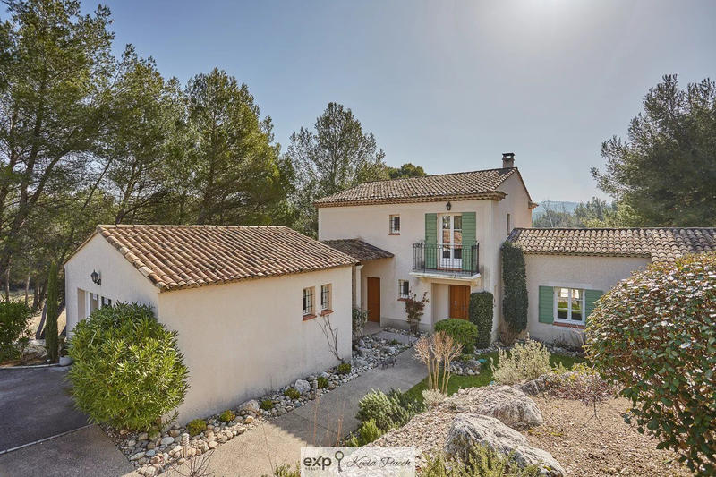 Maison - 190 m² - 7 pièces