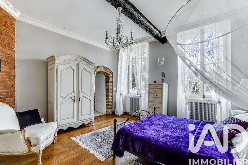 Maison - 435 m² - 11 pièces