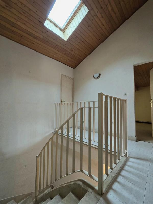 Maison - 282 m² - 11 pièces