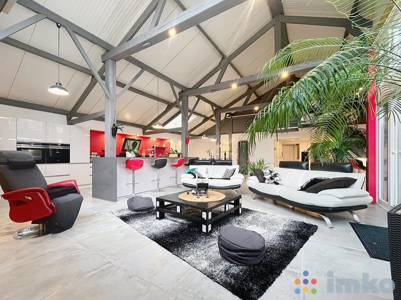 Maison - 216 m² - 4 pièces