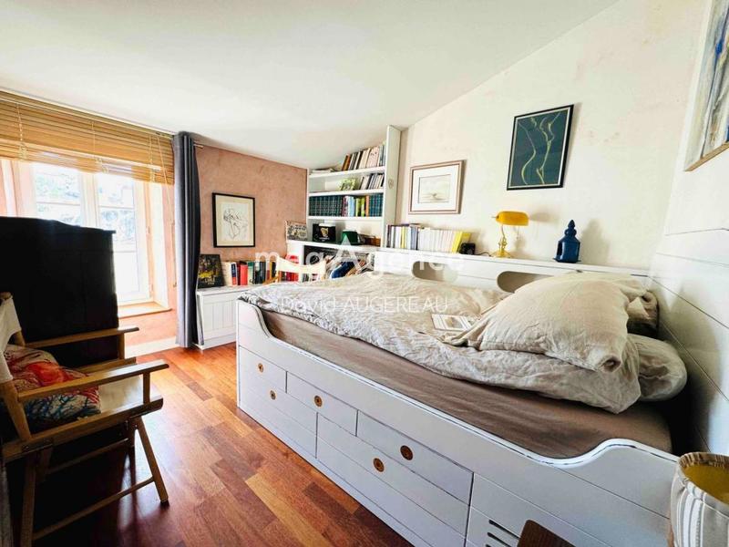 Maison traditionnelle - 123 m² - 8 pièces